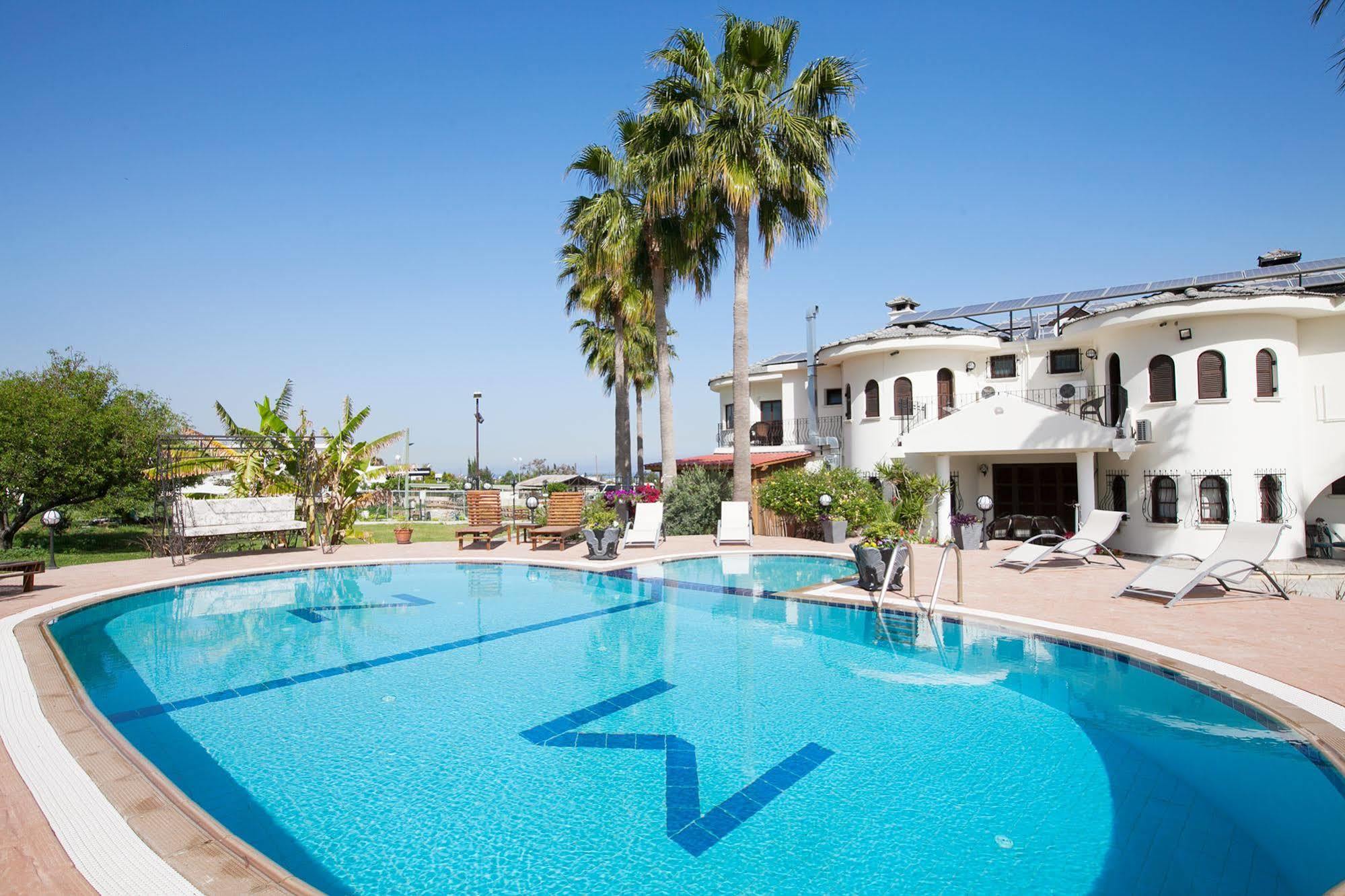 Meryem'S Hotel Agios Epiktitos Eksteriør bilde